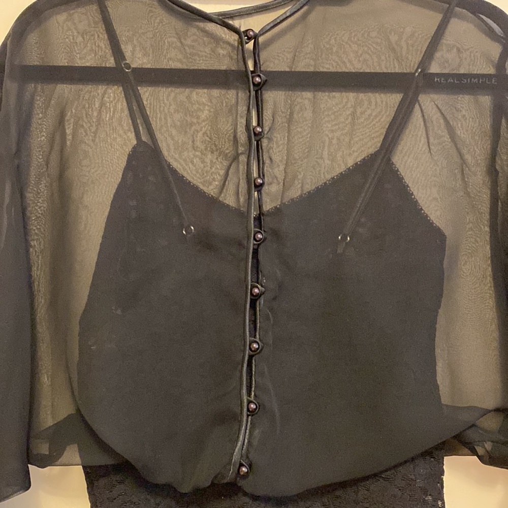 Lingerie - Picture 3 of 8